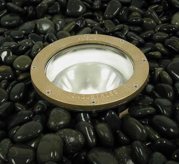 Small Well Light No Grate 120V