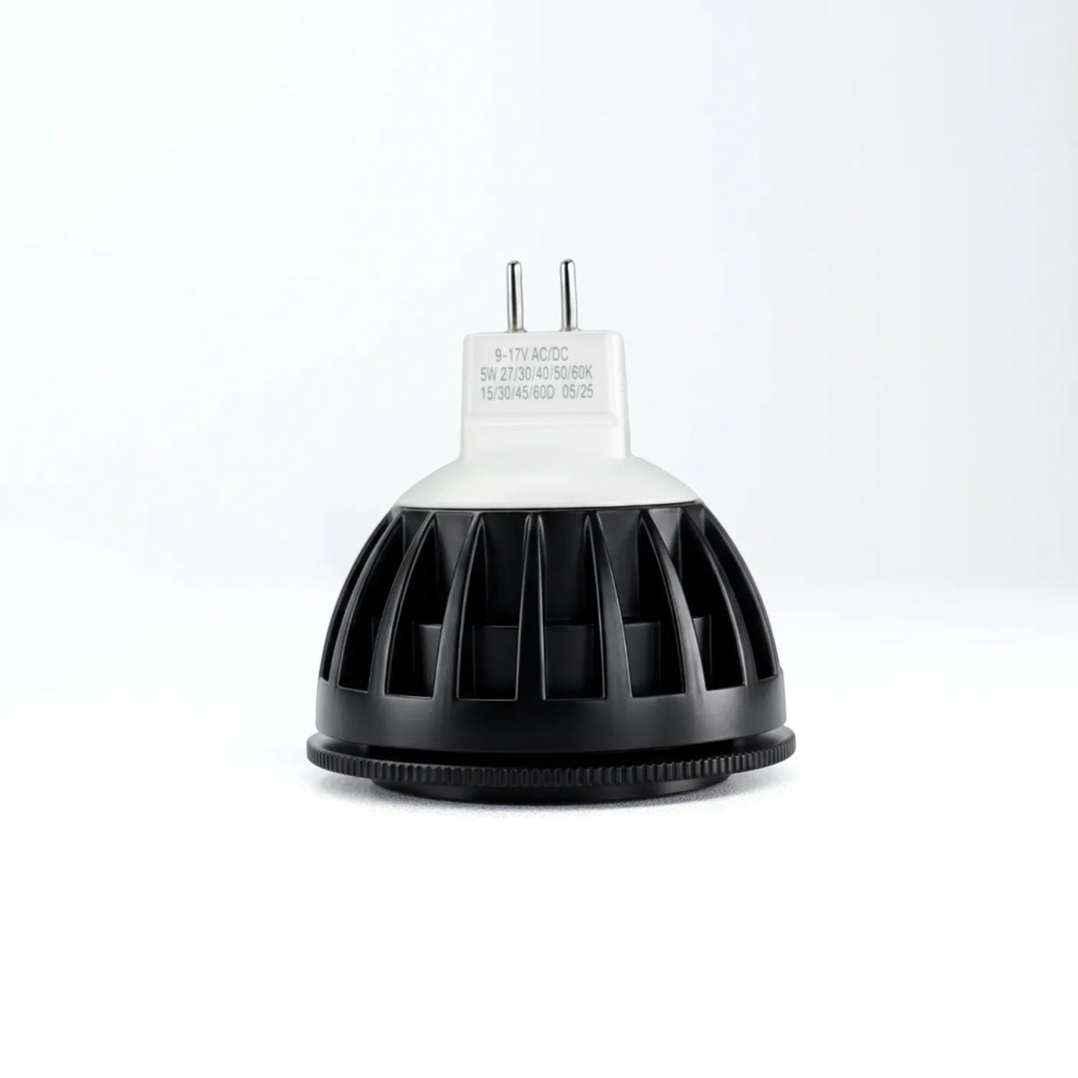 CLS CLL16CT5 Selectable CCT MR16 LED Bulb with Interchangeable Lenses 5/8W view 5